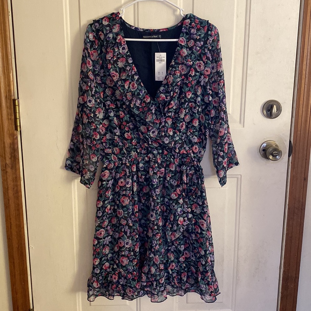 Abercrombie & Fitch - faux wrap, surplice floral dress - size Large Tall